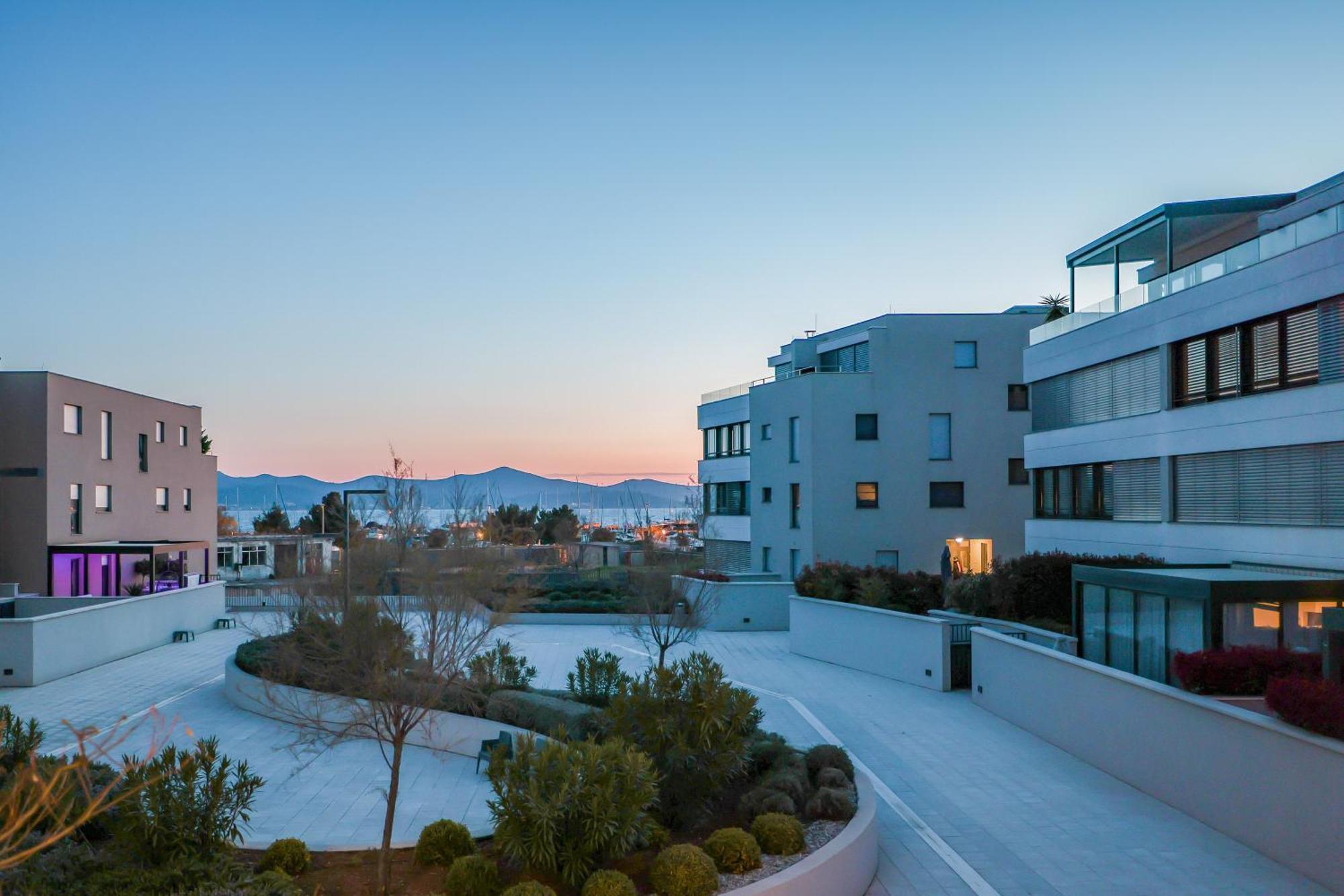 The View Luxury Residence With Pool زادار المظهر الخارجي الصورة